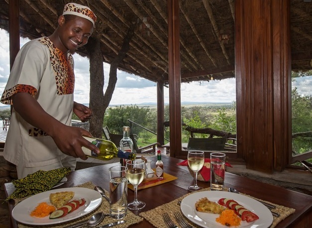 Preparación del menú en Serengeti Simba Lodge