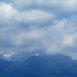 La cumbre del monte Kenya, semioculta por las nubes